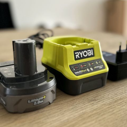 Ryobi RC18120-120C 2,0Ah batteri og lader