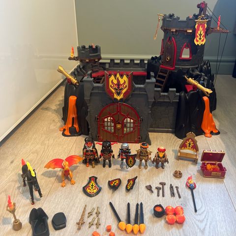 Playmobil Knights Flamerock Fort - 70221