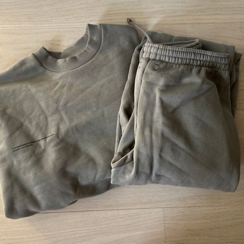 Pangaia - sweatshirt og track pants