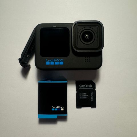 GoPro Hero 10 Black & 32 GB Micro SD Minnekort, Kamerabag.