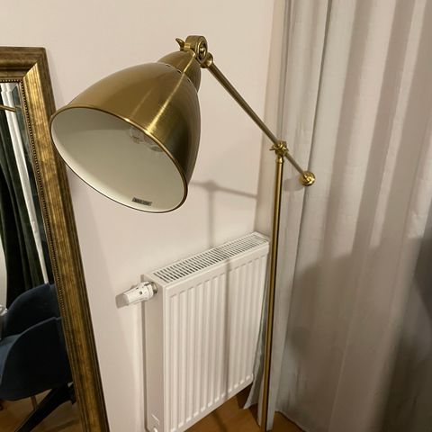 Gull stå lampe