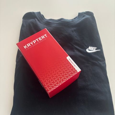 Kryptert brukt en gang, Nike t skjorte L brukt en gang