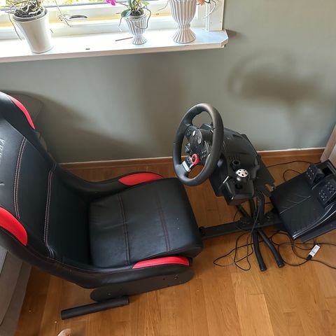 Logitech Driving Force GT With Chair