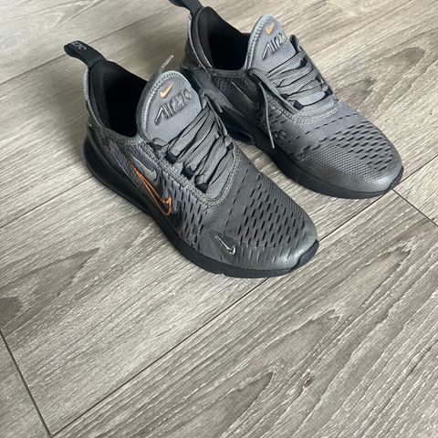 Nike 270 str 36