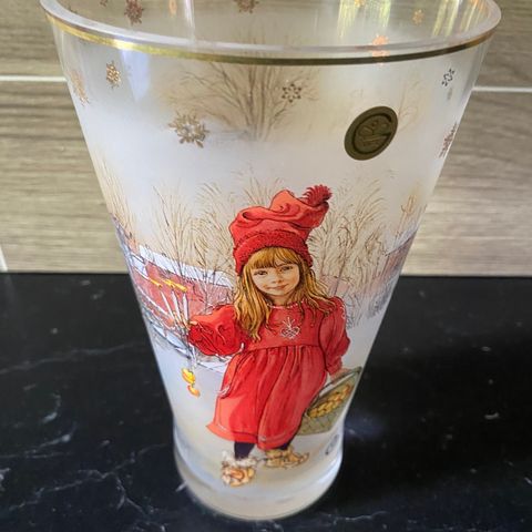 Carl Larsson vase med julemotiv.