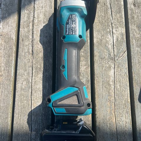 Makita DGA504 Vinkelsliper 18v