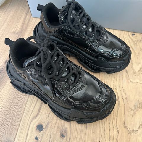 Balenciaga 35 sko