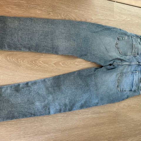 Mellomblå jeans fra Lindex