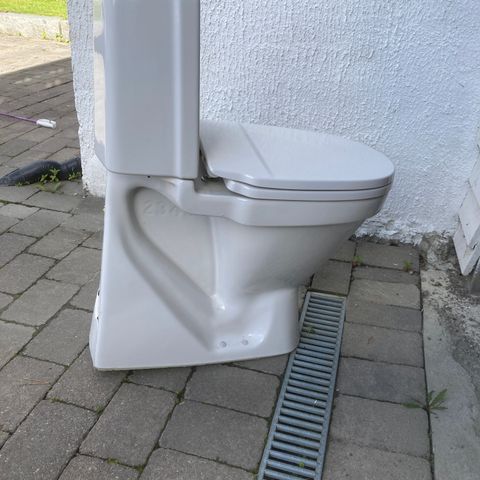 Godt Gustavsberg toalett selges.