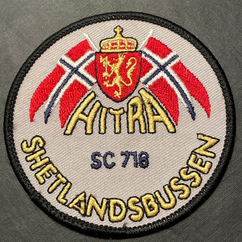 Shetlandsbussen Hitra SC 718 riksvåpen flagg vintage tøymerke