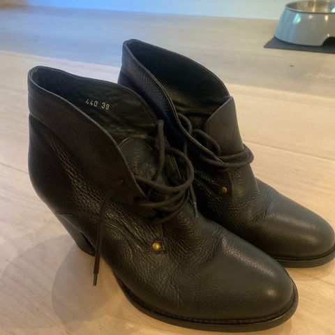 Nydelig boots