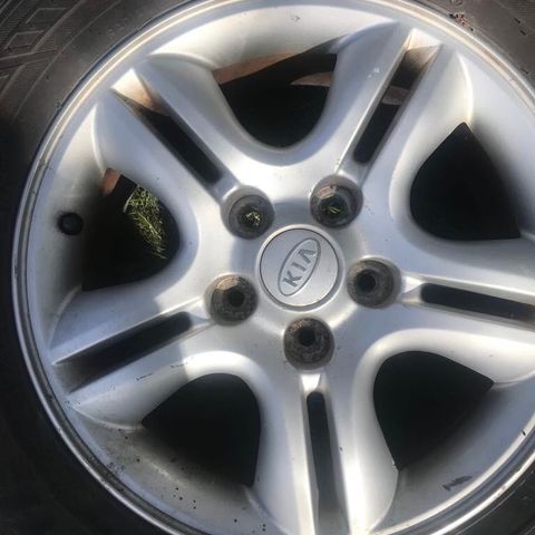 Sel 8 lettmetallfelgar til KIA Sportage. 100 kr per stk