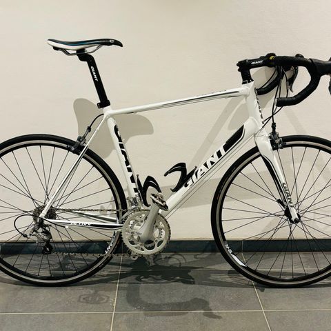 GIANT defy  størrelse L