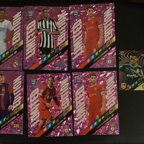 Mange hits fra match attax og adrenalin xl 2024, over 1000 kort 1500,- i dag