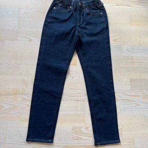 Jeans fra Uniqlo, str. 140