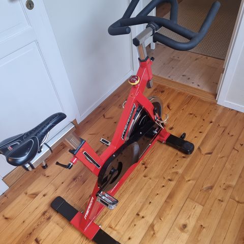 Merida trainer spinningsykkel. For innendørs sykling