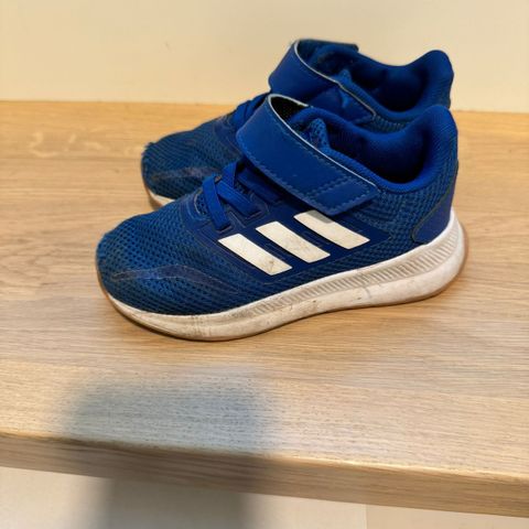 Adidas barn sko