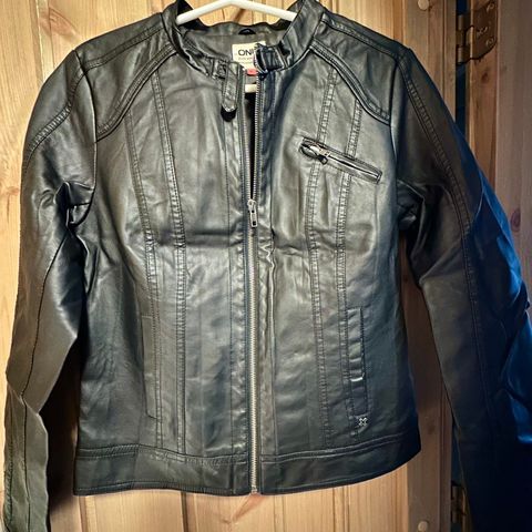 New skinnjakke (leather jacket)