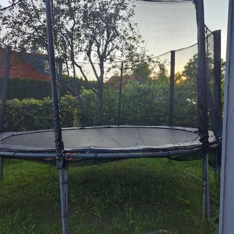 Trampoline+stige