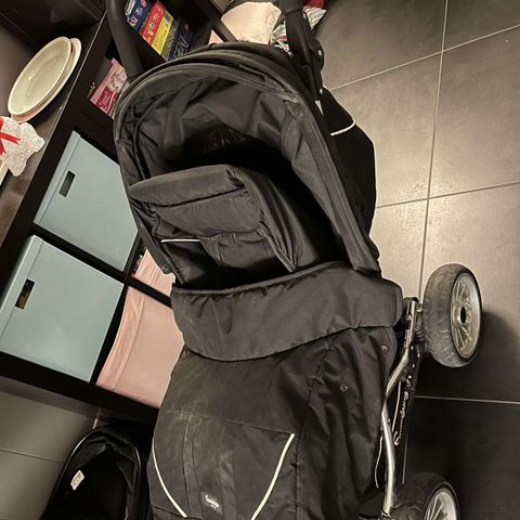 Emmaljunga stroller selges