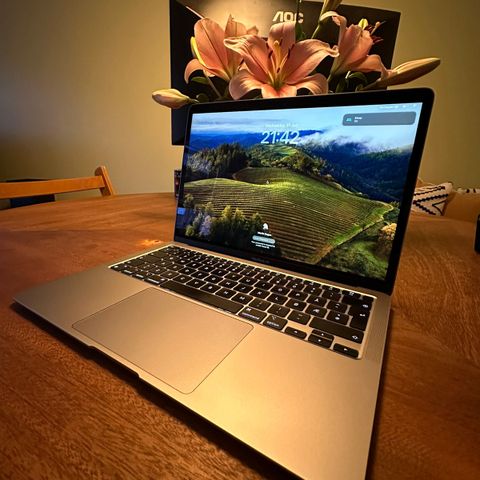 MacBook Air M1 (2020) Godt som ubrukt