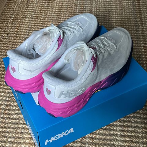 HOKA Speedgoat 5 Klæbo Edition - 42 2/3