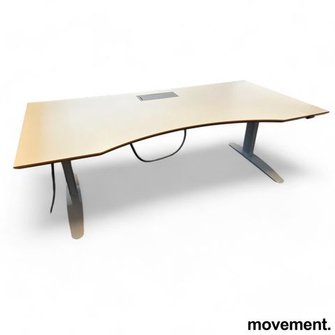 54 stk Skrivebord med elektrisk hevsenk i hvitt / grått fra Aarsland, 200x100cm,