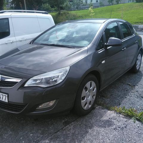 Opel Astra 1.4i -10 selgast i delar