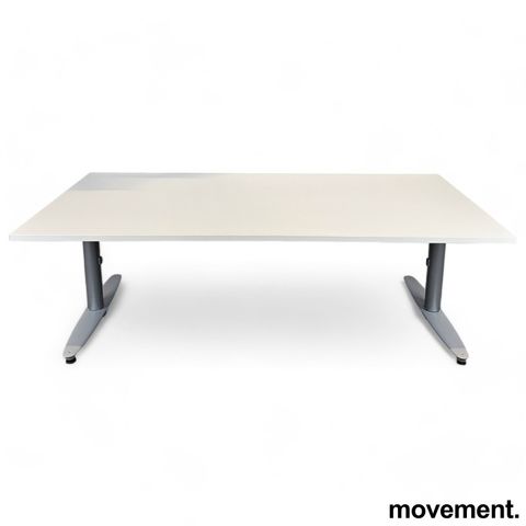 27 stk Skrivebord uten hevsenk fra Kinnarps, modell: T-serie, 180x80cm, NY / UBR