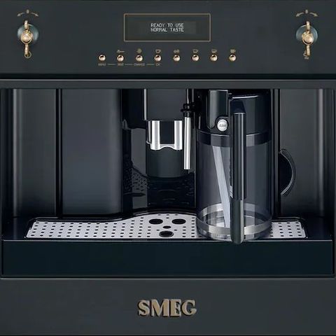 Smeg Colonial Innebydg Kaffemaskin