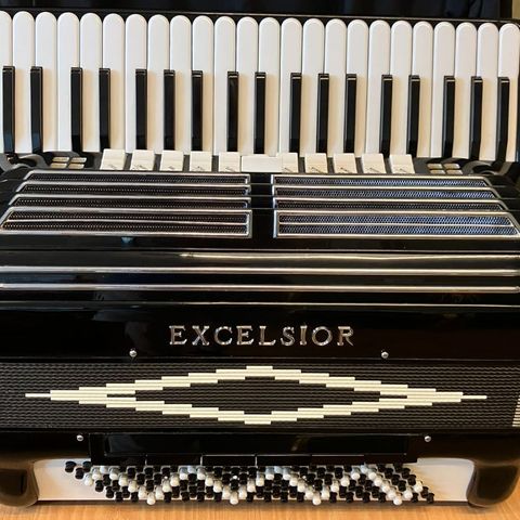 Excelsior brukt pianospill modell Tosca 4kor 11register diskant 7 register bass