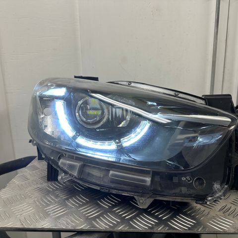 Frontlykt Mazda CX-5 Led