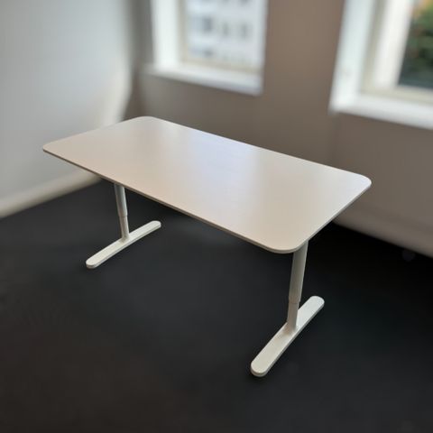 2 stk Kvalitetssikret | IKEA Bekant hev/senk skrivebord i hvit