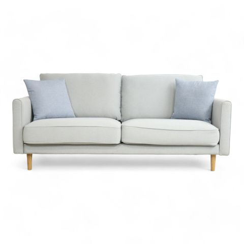Fri Frakt | Nyrenset | Lys grå 3-seter sofa