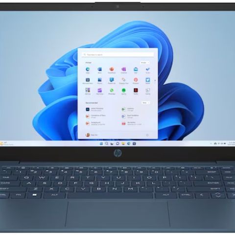 RYDDESALG! HP Laptop 14-ep0865no i3-13/8/512 14" bærbar PC