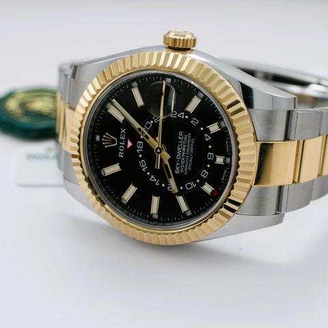 Rolex Sky-Dweller Stål og Gull Sort Skive