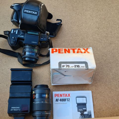 Pentax SFX analogt filmkamera med zoom linse og blitz