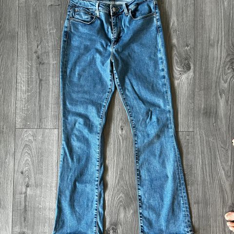 Levis 725 high rise 29”