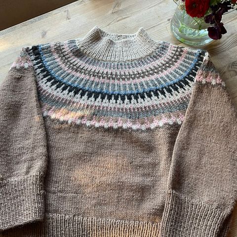 Strikket Celeste sweater fra Petite Knit