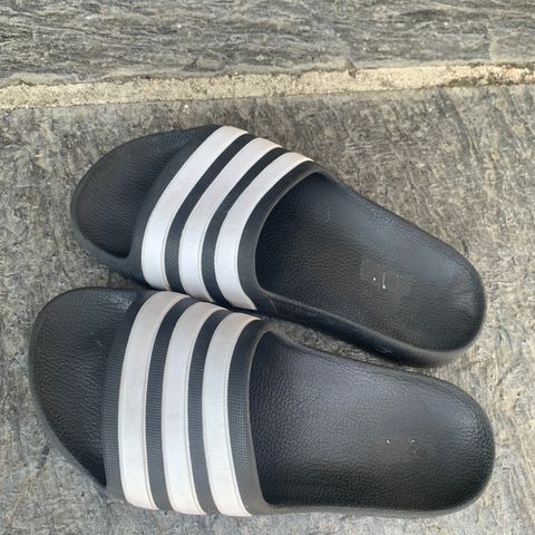 Adidas strandsko