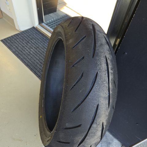 Bridgestone s23 200/55-17