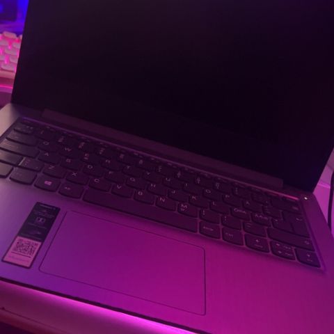 Lenovo laptop selges