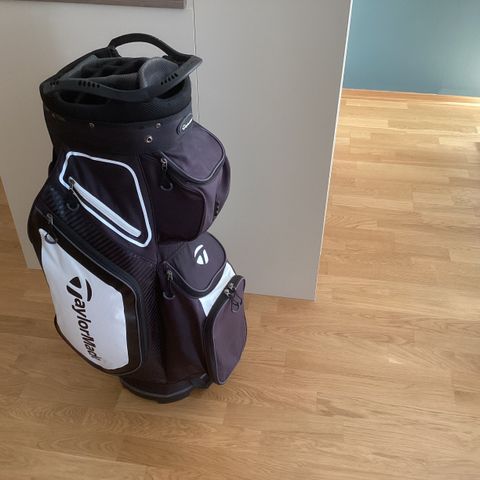 TaylorMade Pro Cart bag.