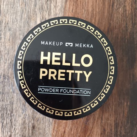 Makeup Mekka Powder Foundation Vanilla