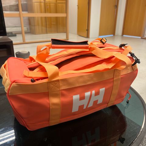 Svært lite brukt Helly Hansen sekk/bag selges