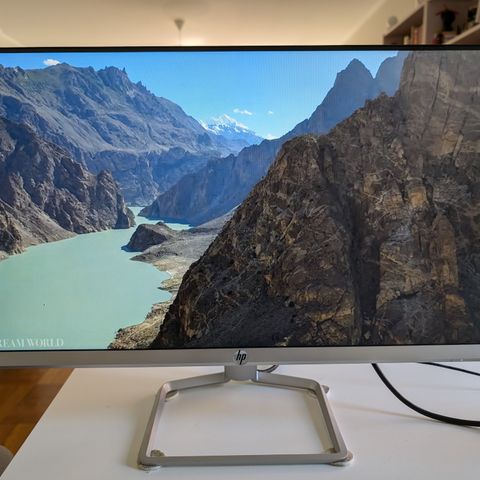 24" HP PC Skjerm med HDMI inngang. 1080p.