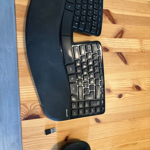 Microsoft Sculpt ergonomisk tastatur (RESERVED)