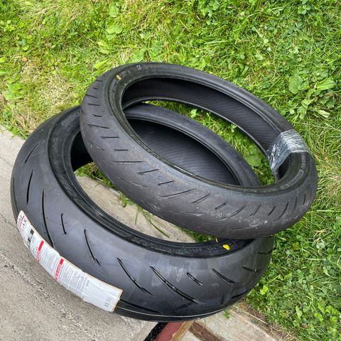 MC Dekk Bridgestone S22 - 200/55R17 - 120/70R17