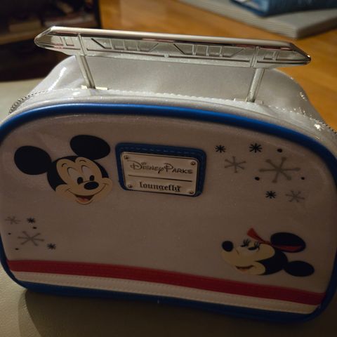 Loungefly disney veske