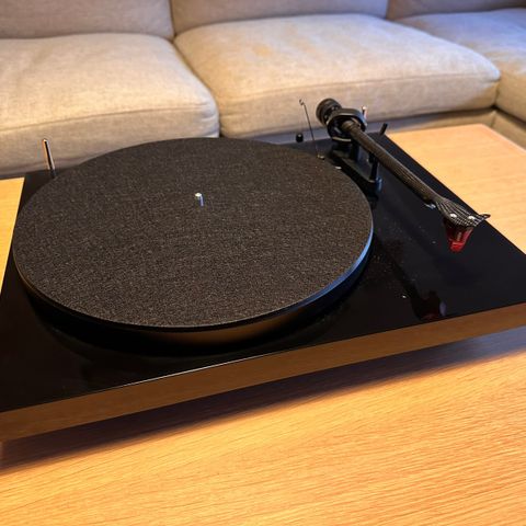 Pro-Ject Debut Carbon platespiller til salgs